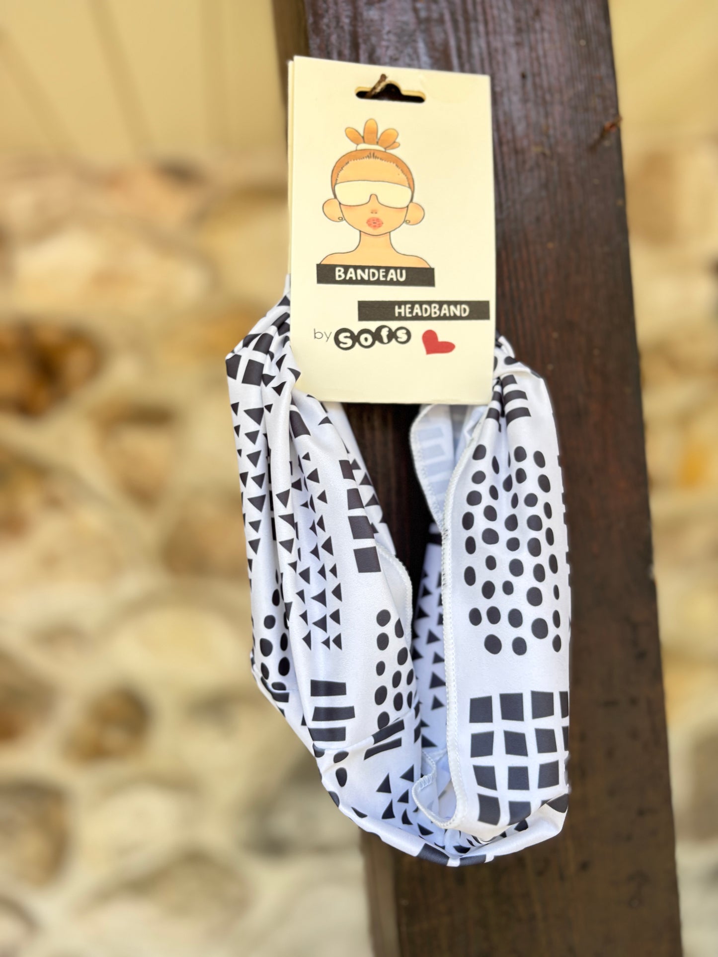 Bandeau ou foulard en galets et pierres. Doux et blanc, fabriqué au Canada, cadeau parfait pour tous.