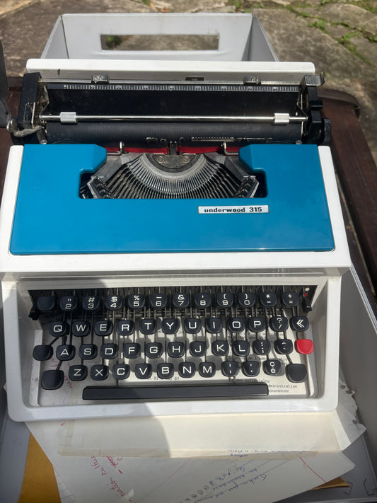 Vintage typewriter - In blue Underwood 315
