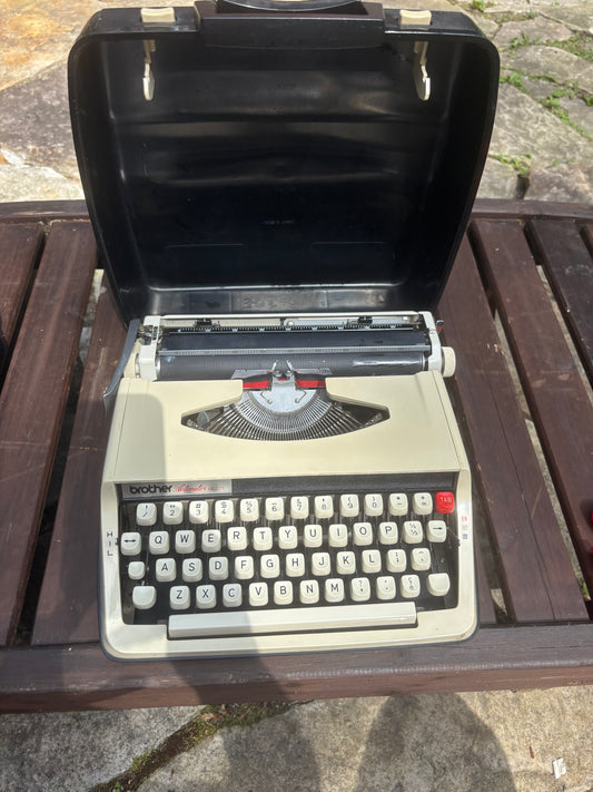 Vintage typewriter - In off white. Brother Activator 800T