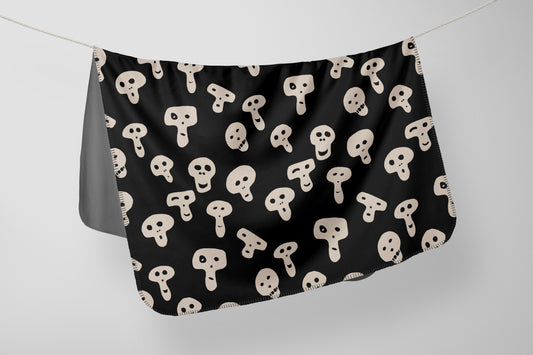 Couverture en tête de mort mignons fabriquée à Montréal avec un tissu doux et épais, plus résistant au boulochage